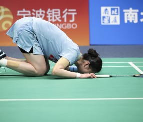 leyu部门-国羽名将高昉洁上演“最后一舞”：亲吻赛场 不说再见
